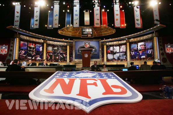 [nfl.jpg]