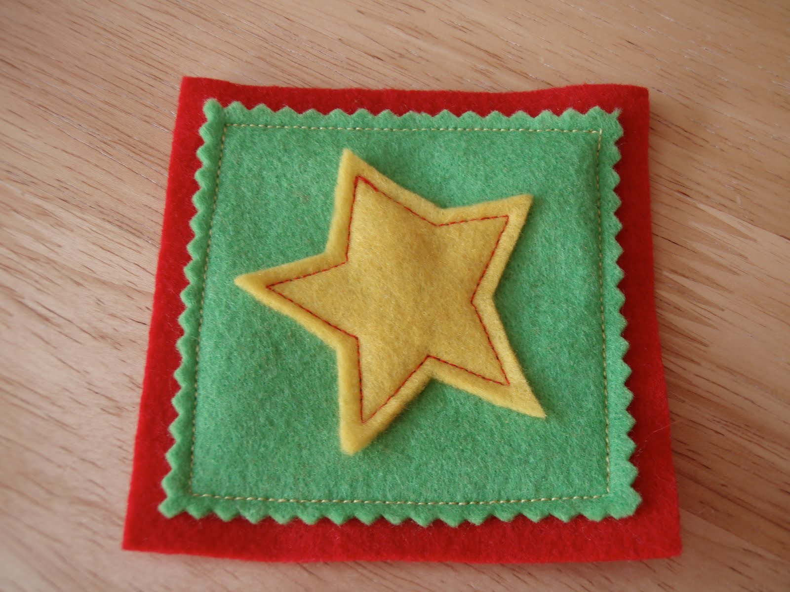 [green+Christmas+star+coaster.JPG]