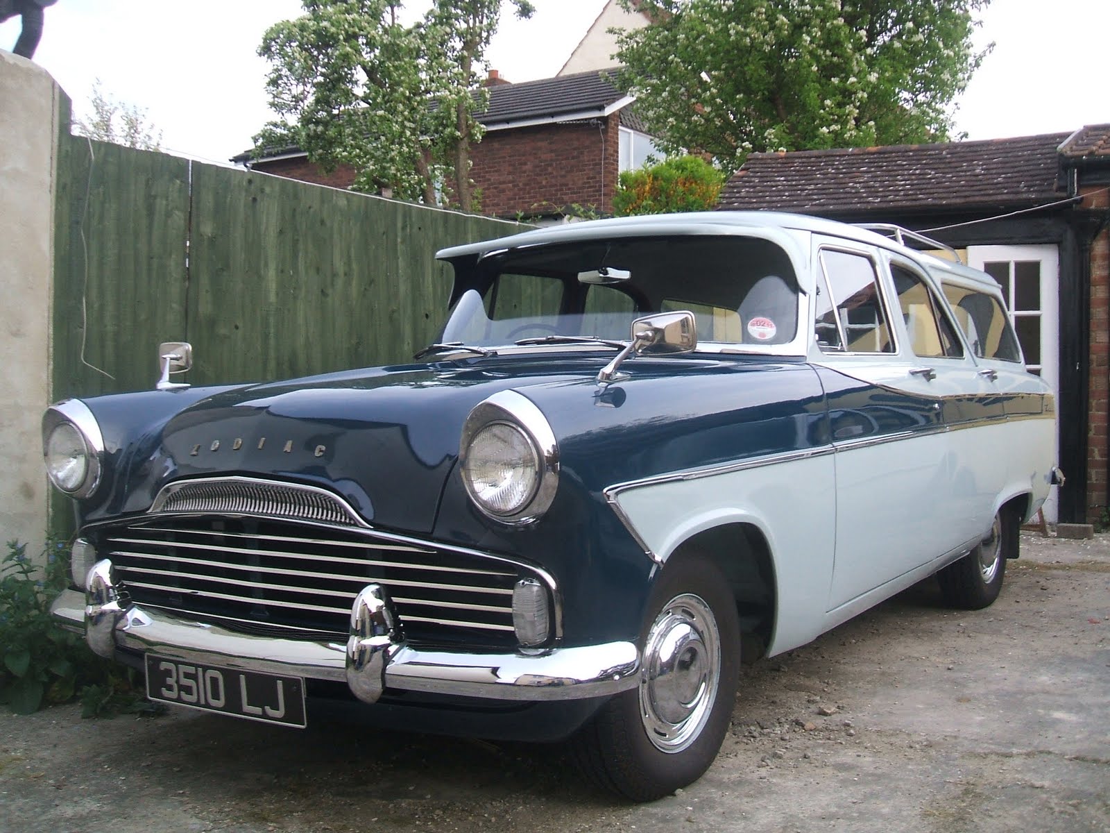 DicE Magazine: Ford MK2 Zodiac.