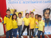 First Grade participando de las festividades patrias en el WINDSOR ROYAL SCHOOL.