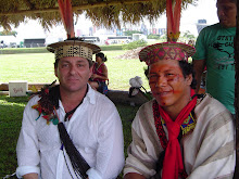 Piassa com o povo da etnia Ashaninka