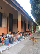 Compassion children eating lunch