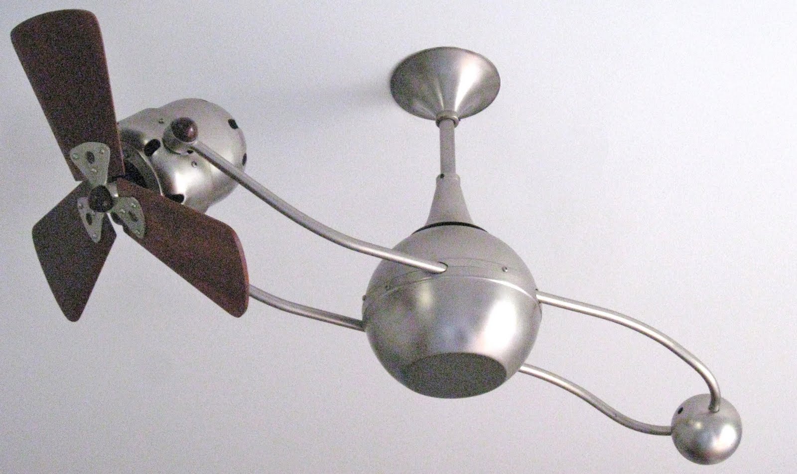 hamptontoes One of my favorite ceiling fans