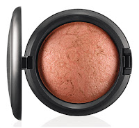 MAC In th Groove Mineralize Skinfinish BY CANDLELIGHT MAC In th Groove Mineralize Skinfinish BY CANDLELIGHT