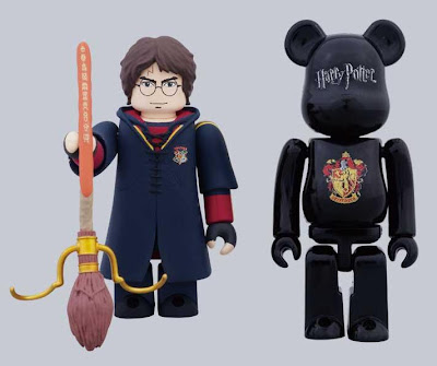 Harry Potter and the Deathly Hallows Part 1 100% Kubrick & Be@rbrick Set by Medicom - Quidditch Version Harry Potter Kubrick & Gryffindor Crest Be@rbrick