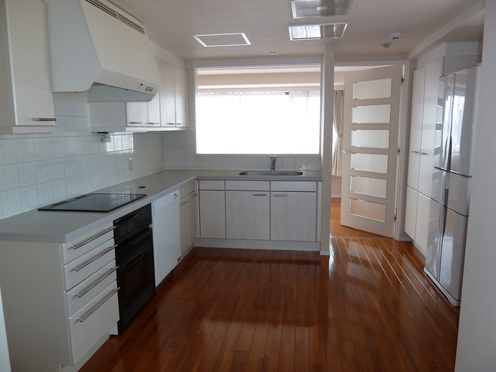 Lost in Japan... Our new homeLeyton HouseYokohama..