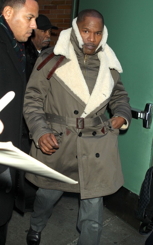 Lights, Camera.....FLASHDANCE! Jamie Foxx Performs On "GMA"