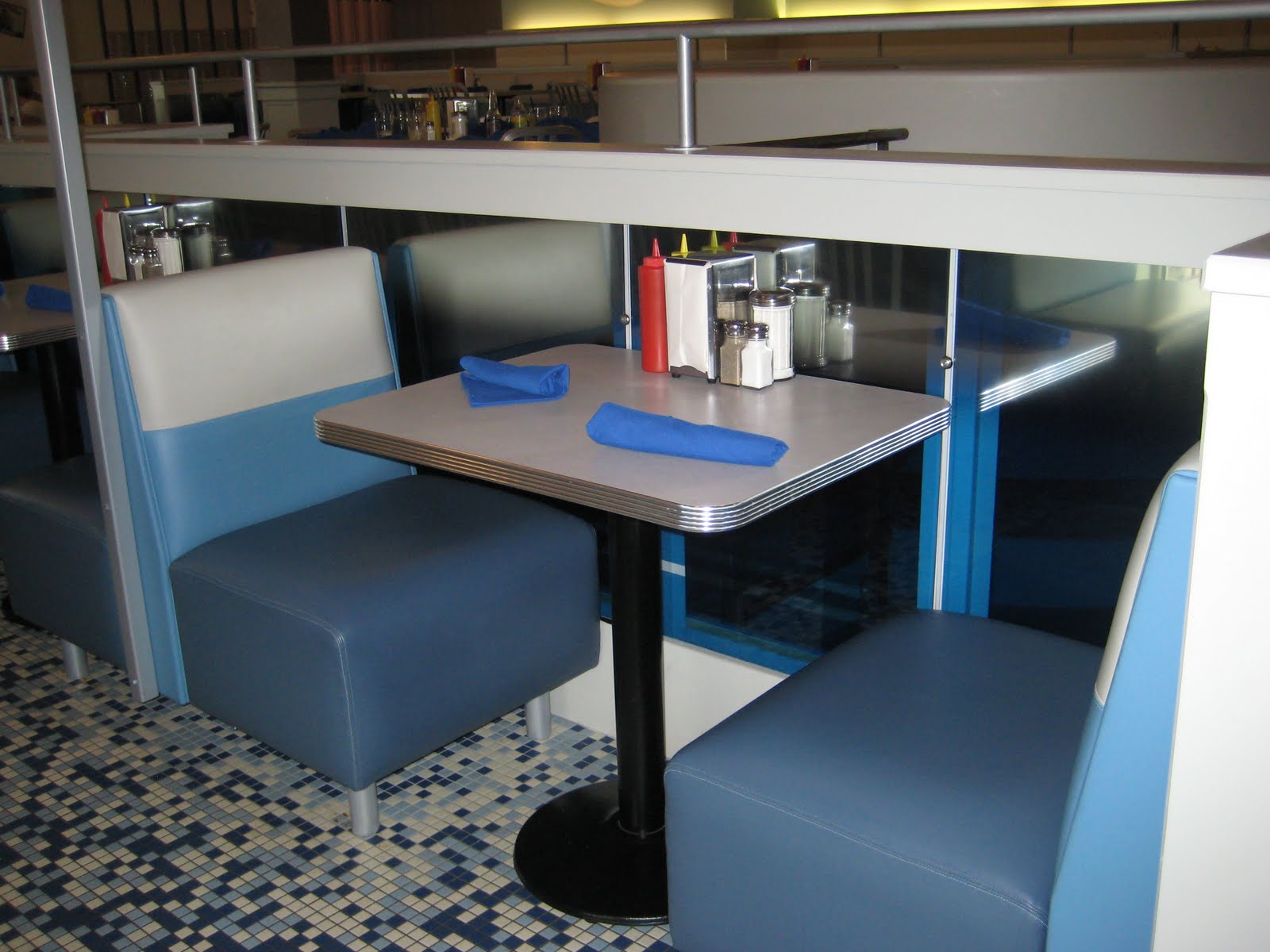 C. Dianne Zweig Kitsch 'n Stuff Dish n' Dat A Hip Retro Inspired