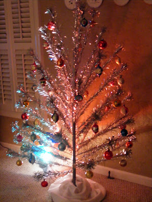 Coloradolady: VINTAGE THINGIES THURSDAY: Vintage Silver Christmas Tree