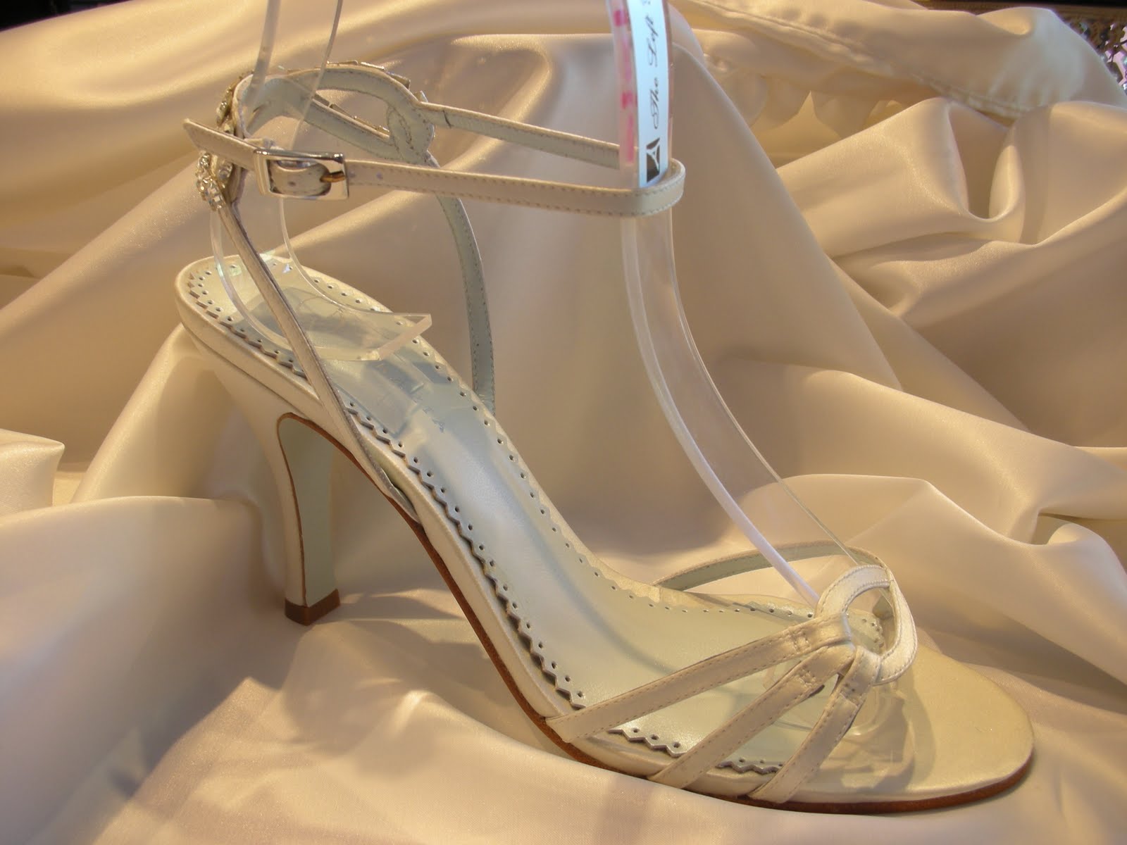 Everything But The Dress: New Wedding Shoes! Low Heels too!