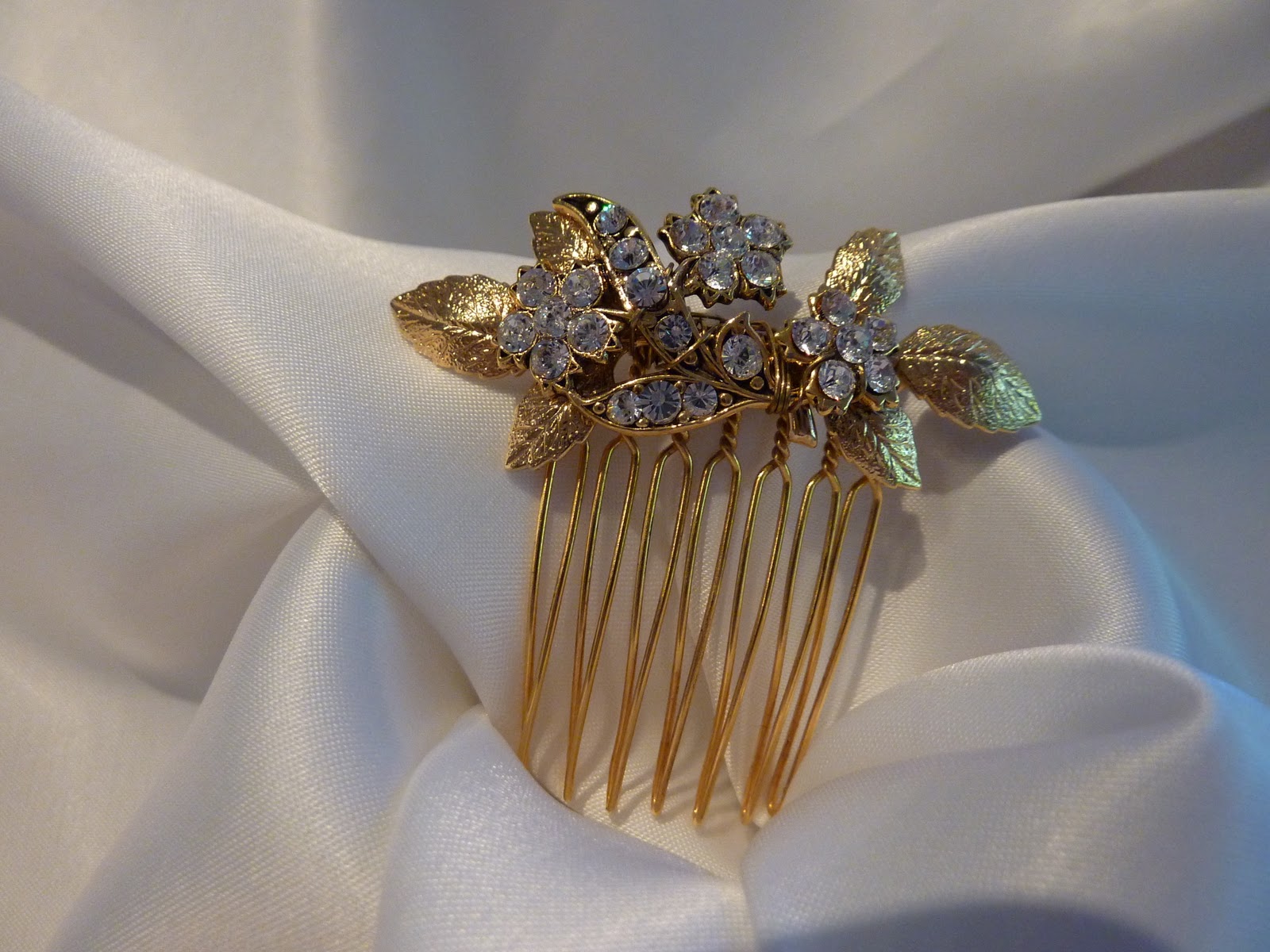 Everything But The Dress Gold Leaf Hair Jewelry