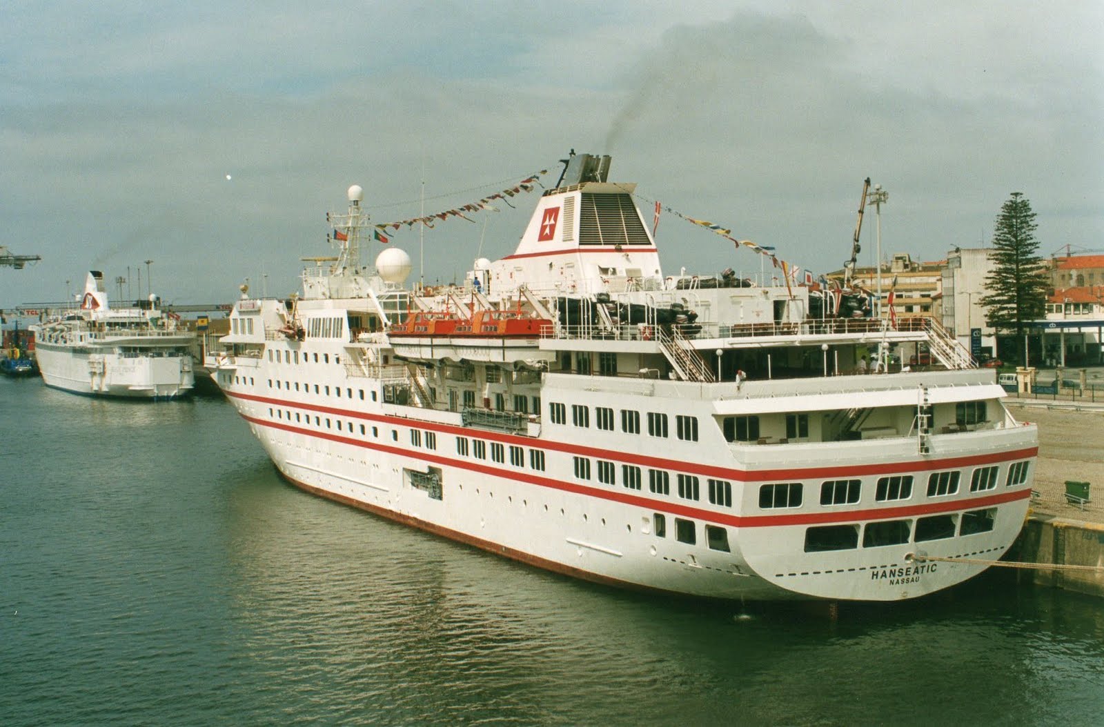 [Leixões+2003-06-10.jpg]