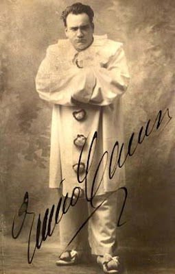 Enrico Caruso caracterizado como Canio, el payaso cornudo