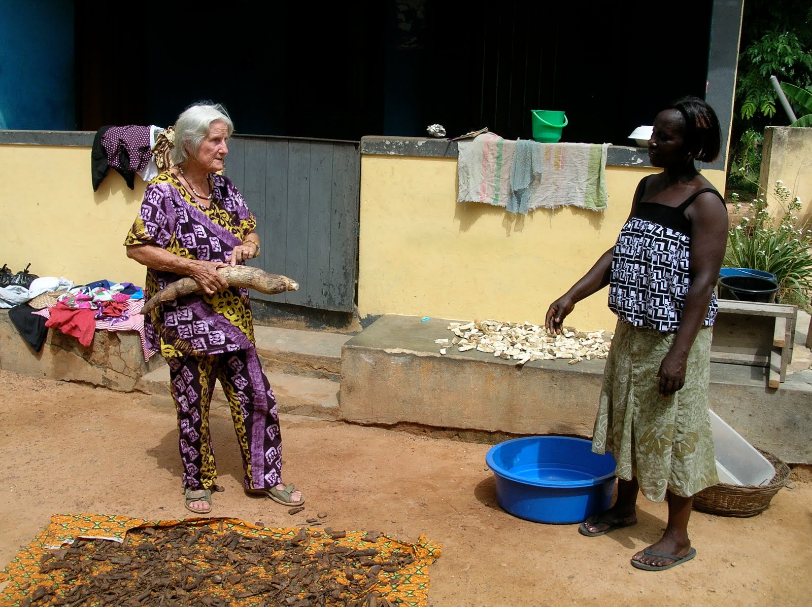 DeeDub in Ghana: Ann's Visit to Ghana: Maasse, KwakuSae, Koforidua