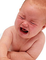 El bebé llora y tiene gases ¿estará dolorido?