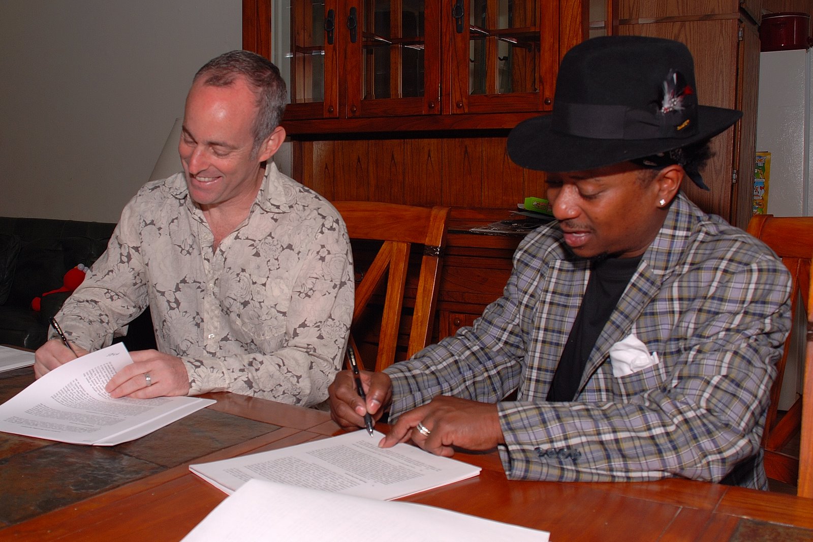 [Kermit+Ruffins+Contract+Signing+2008_09_19-1.JPG]