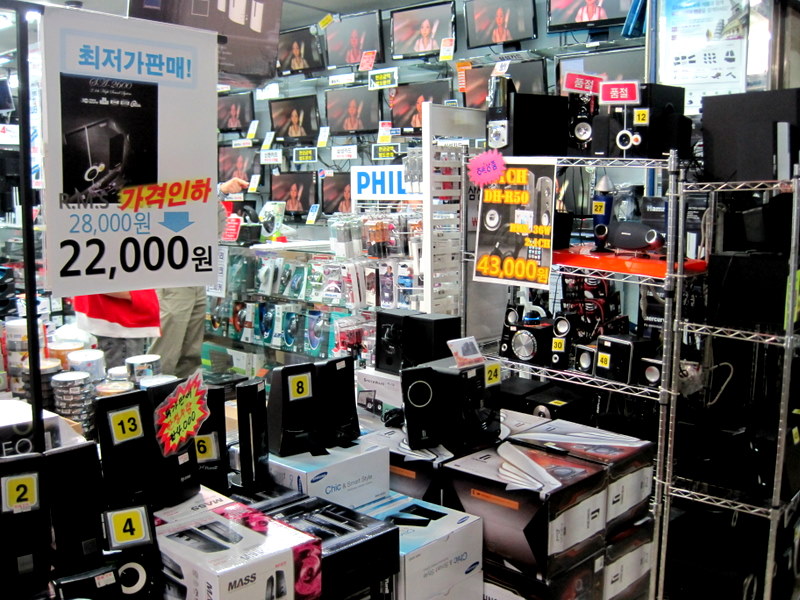 FarmBoy and CityGirl hit Asia Electronics Market in Seoul