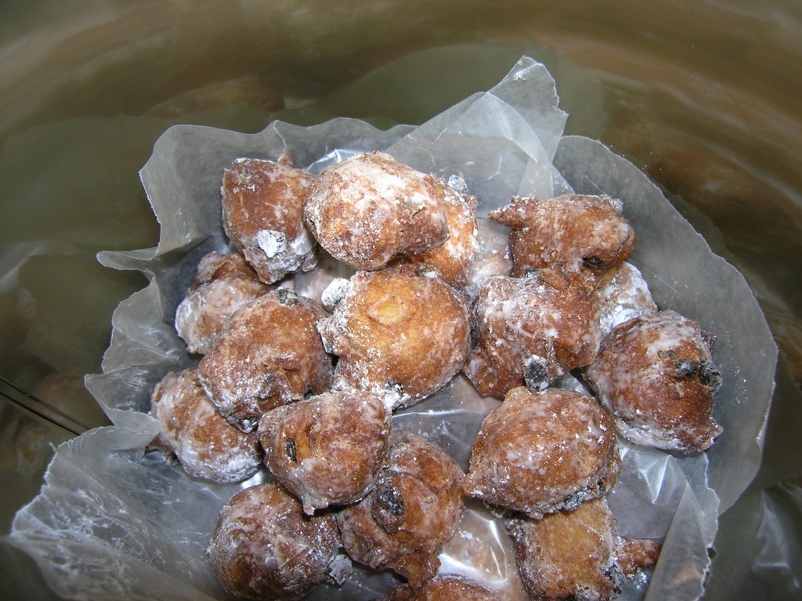 [ready+to+eat+oliebollen.JPG]