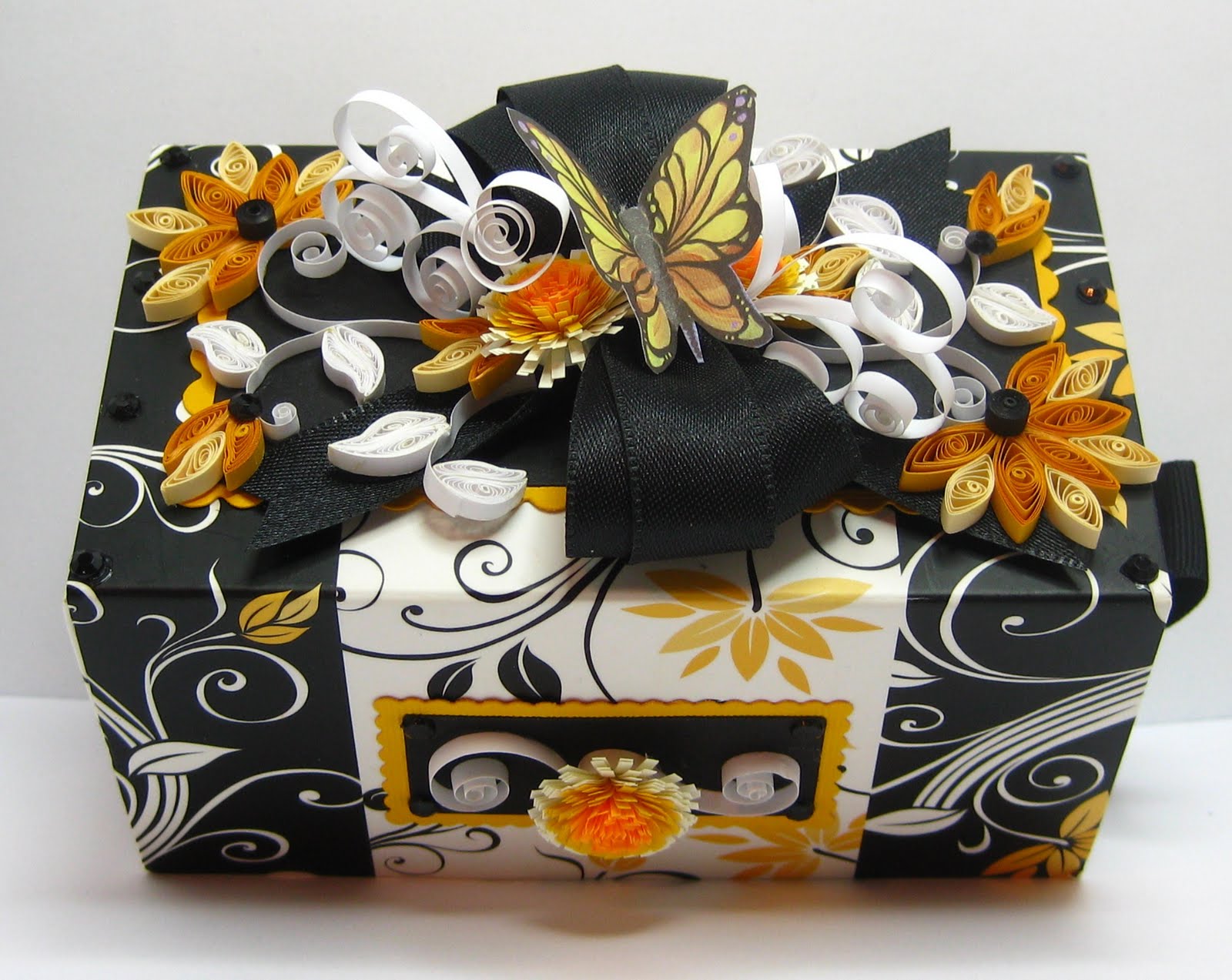 Appel Quilling Garden Quilled Black and Yellow Soap Box
