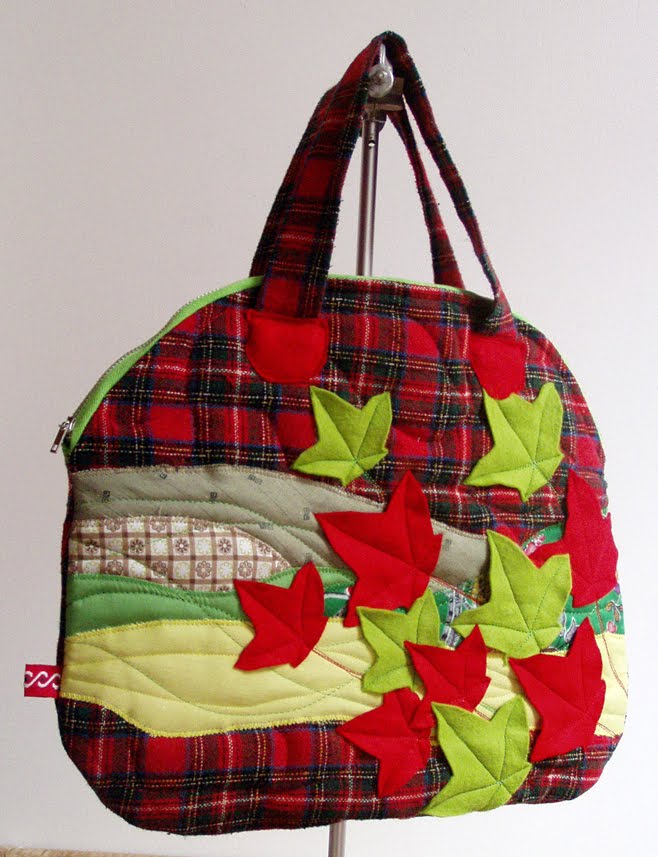 [bolsaquadradosvermelhos.jpg]