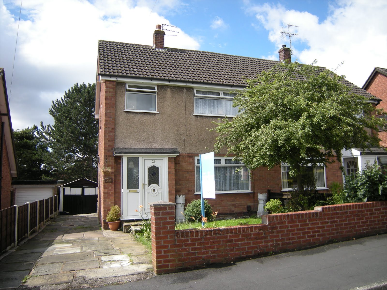 Thomas Lardner Sales and Lettings August 2010