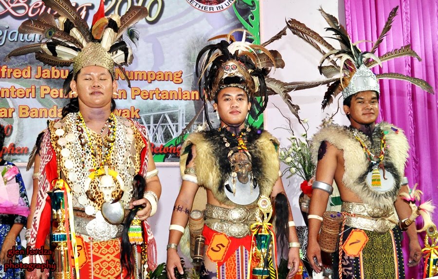 Astana Pengerindu [astana of love]: Aaron Terry & Roseline Manyi Keling