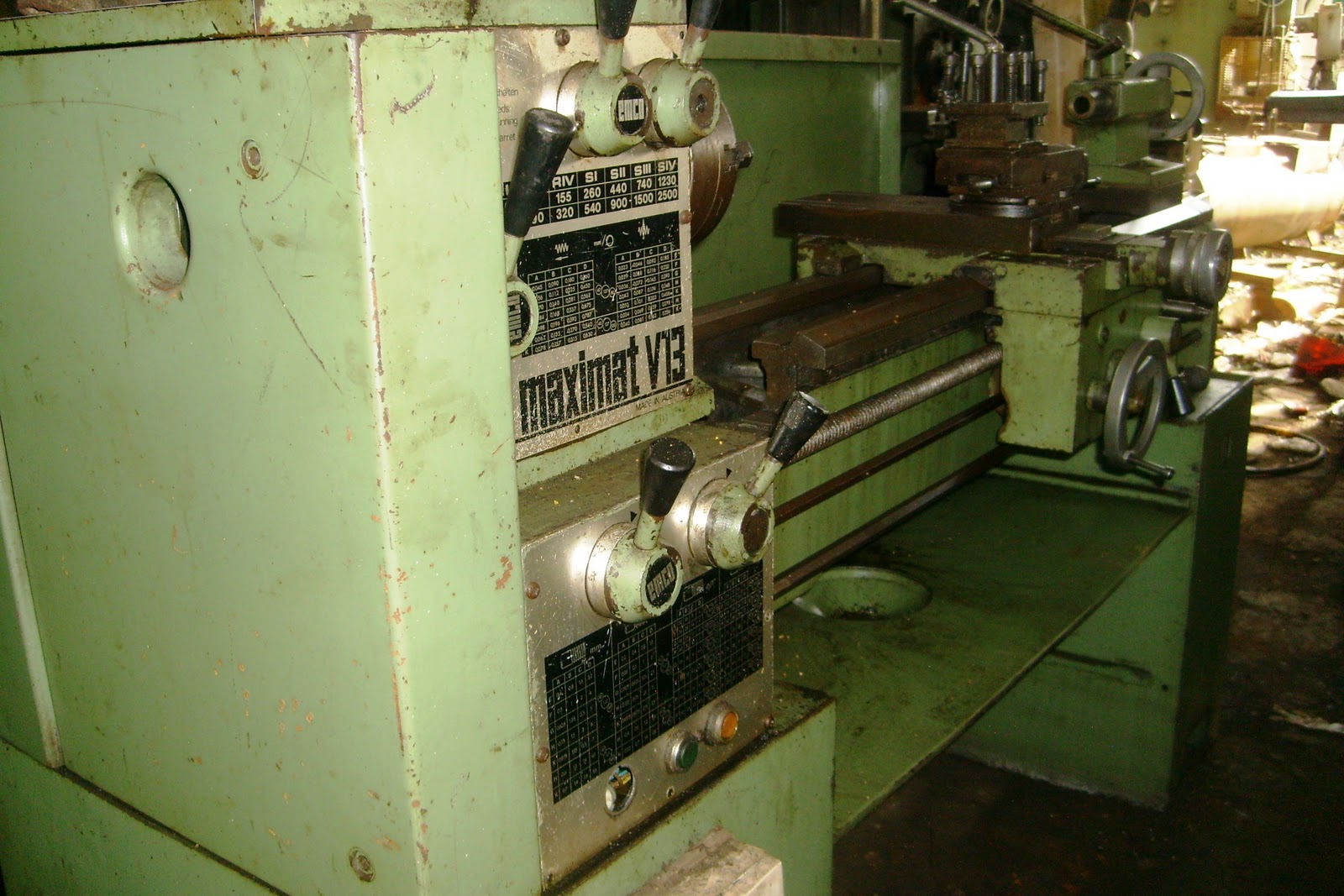 Dhonz Bagi Pengetahuan: Jual Beli Mesin Bubut dan Alat Berat Bekas