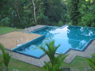 Pool+from+the+stairs.jpg