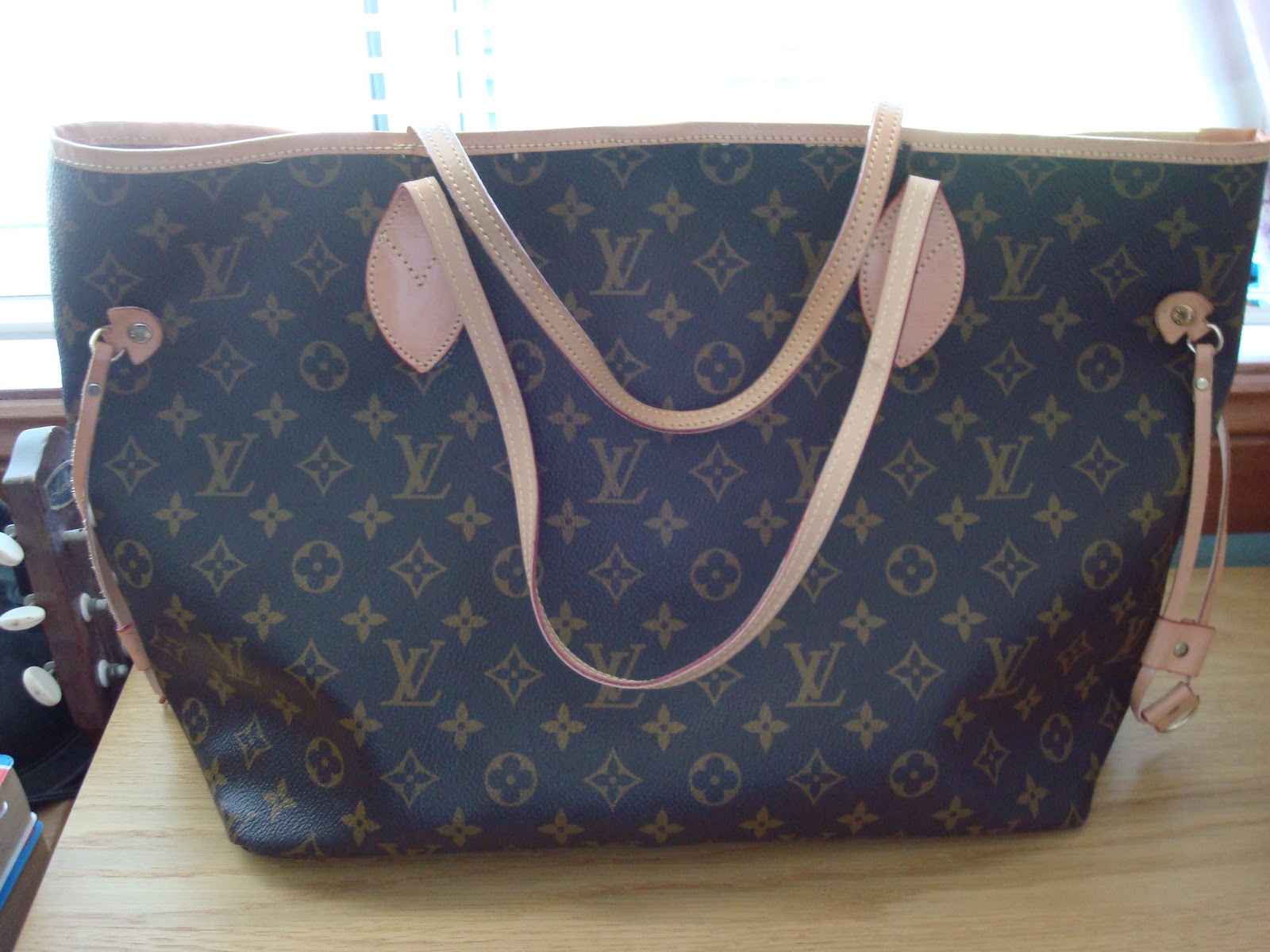 Rep Bags Chat: Louis Vuitton Monogram Neverfall by Tia