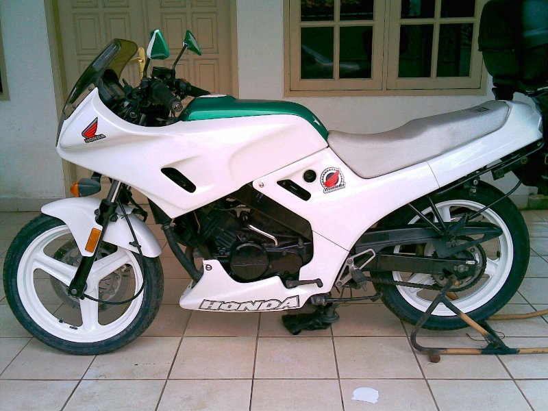 Honda VTR 250 interceptor for sale - Motorcycle Specs