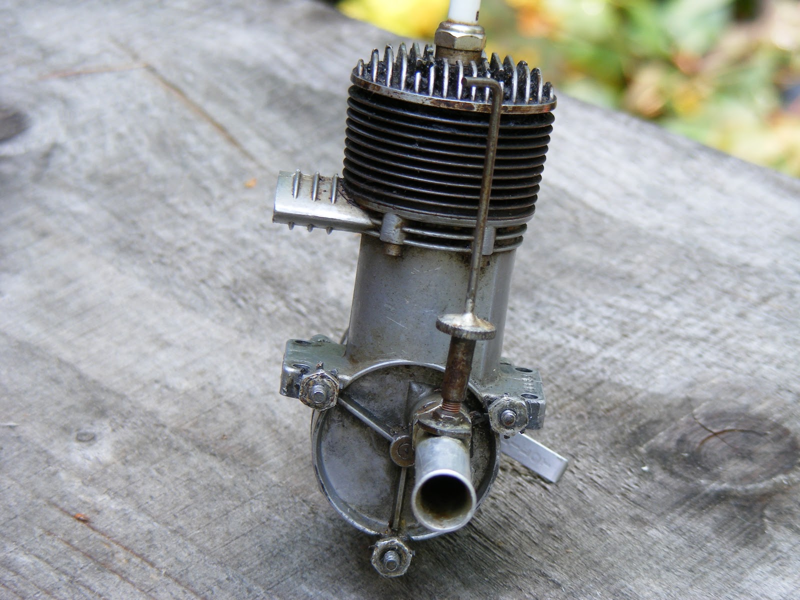 Vintage Model Airplane Engines Running Foster 29 Model Ignition Enginel