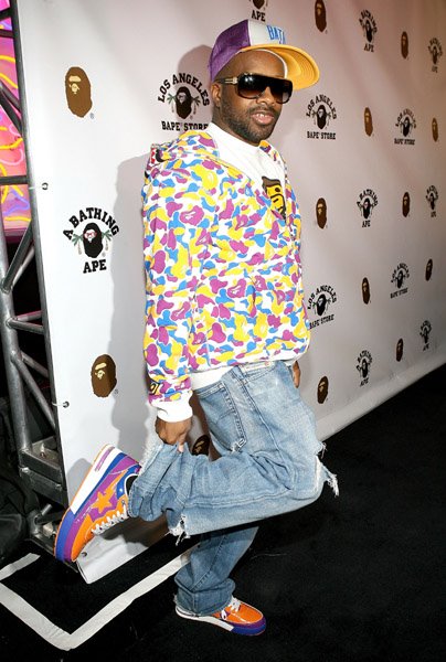 WOULD YOU WANT TO WEAR BAPE CLOTHING AFTER SEEING THIS? | Celebrity News