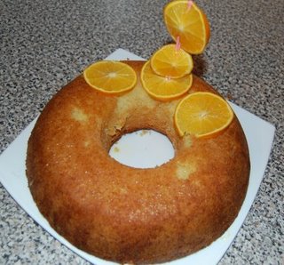 Bolo de laranja ensopado.