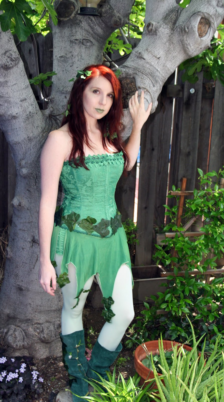 geek with curves: Poison Ivy Costume