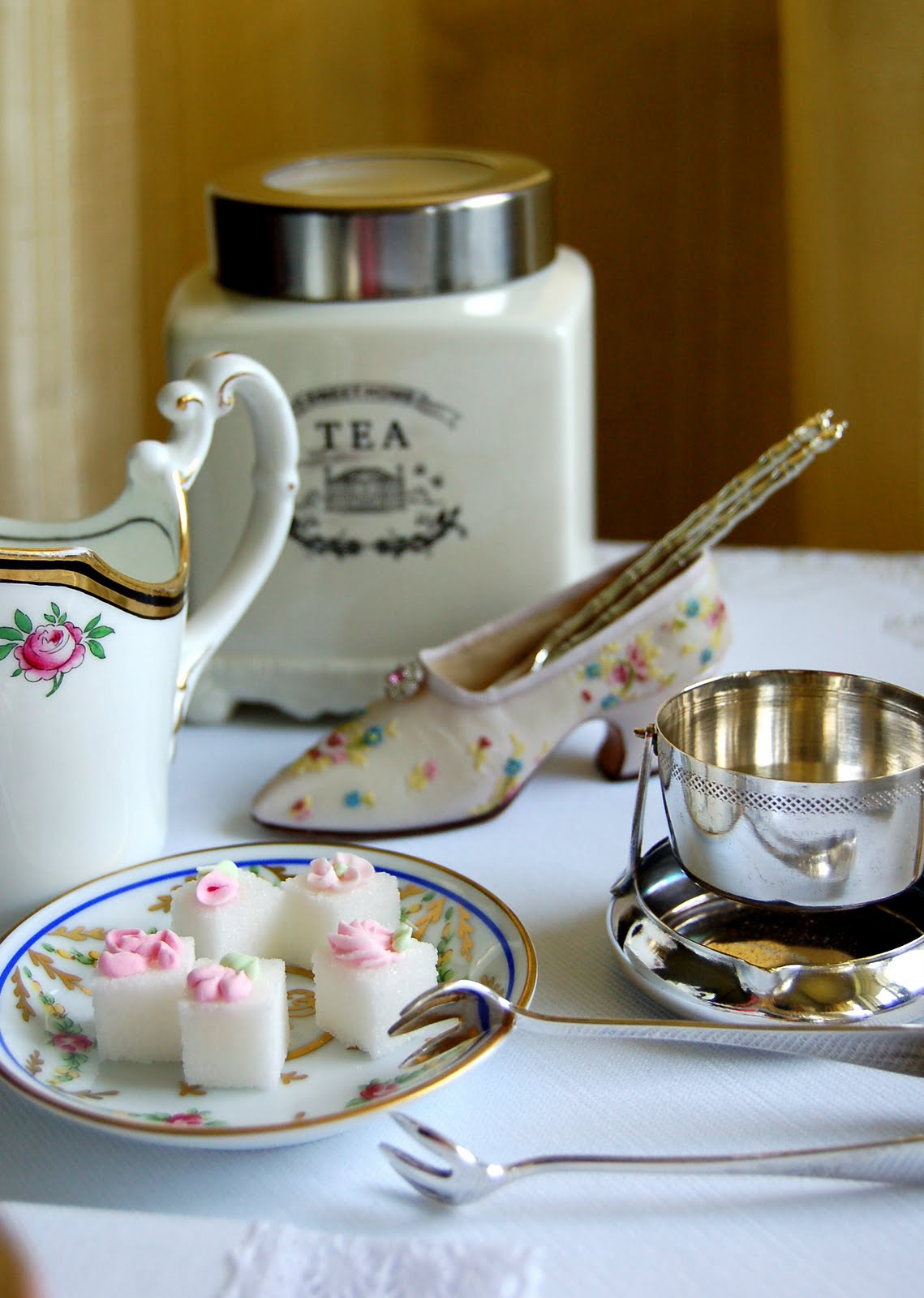 Breath of Fresh Air: 13th Teapot and Tea Things Tuesday