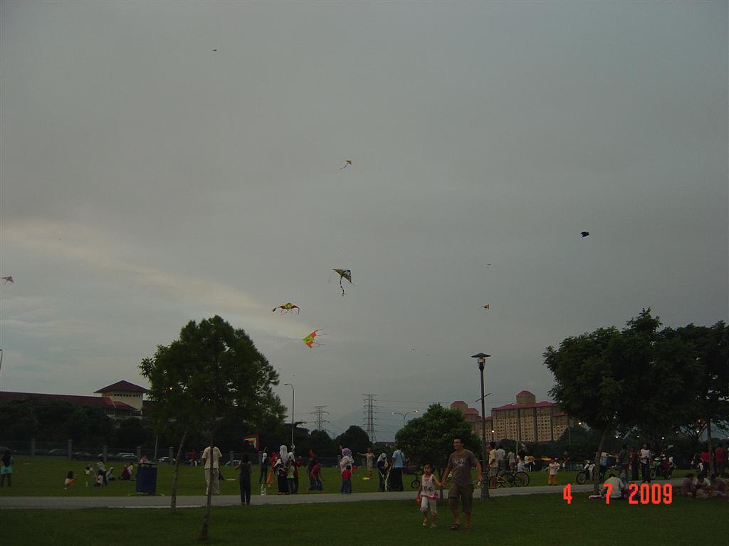 [layang2+048+(Large).jpg]