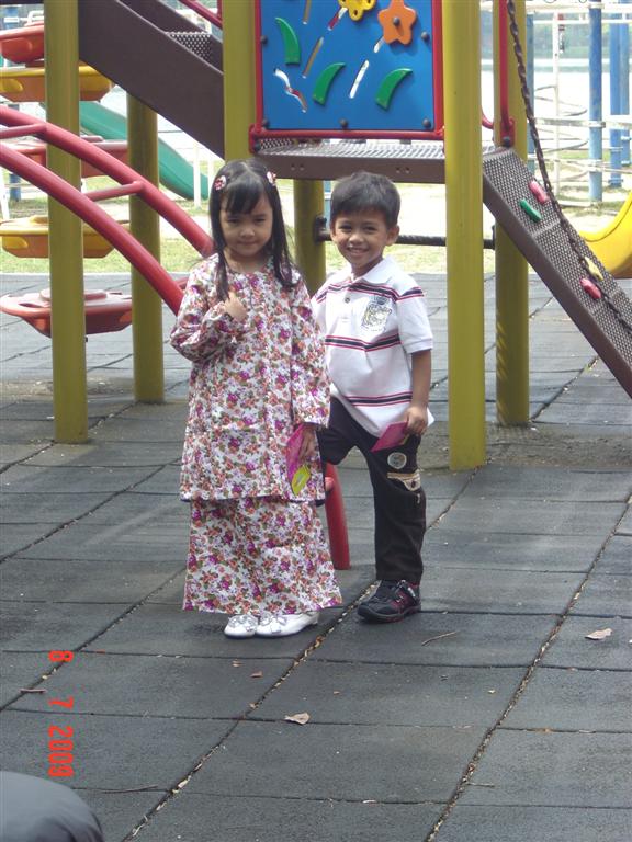 [model+sarakids+025+(Large).jpg]