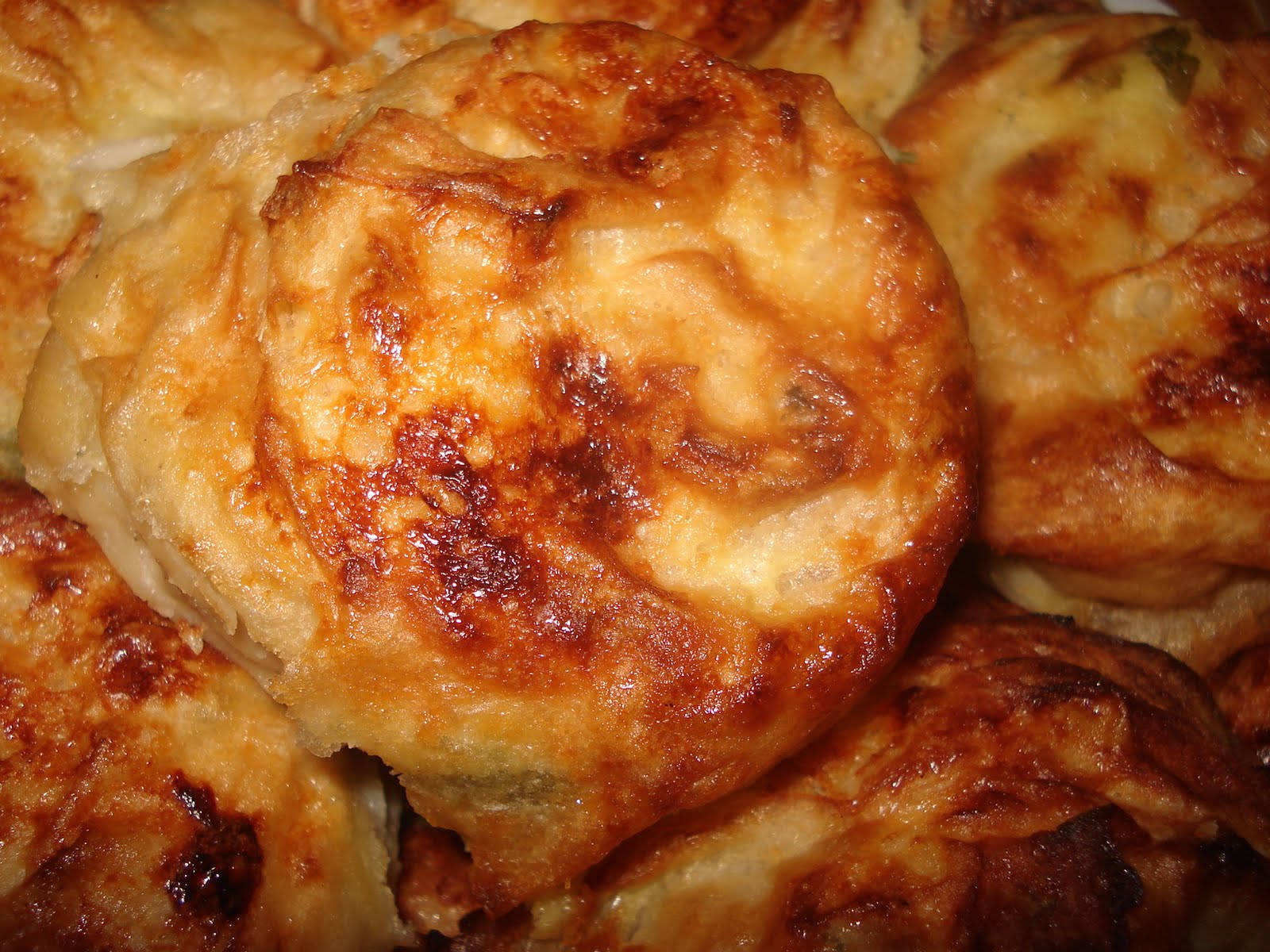 Analı Kızlı Her Telden BLOG DEĞİŞİKLİĞİ VE KURU YUFKADAN YUMUŞACIK BÖREK