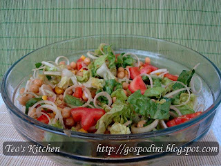 Salata romana cu naut si praz