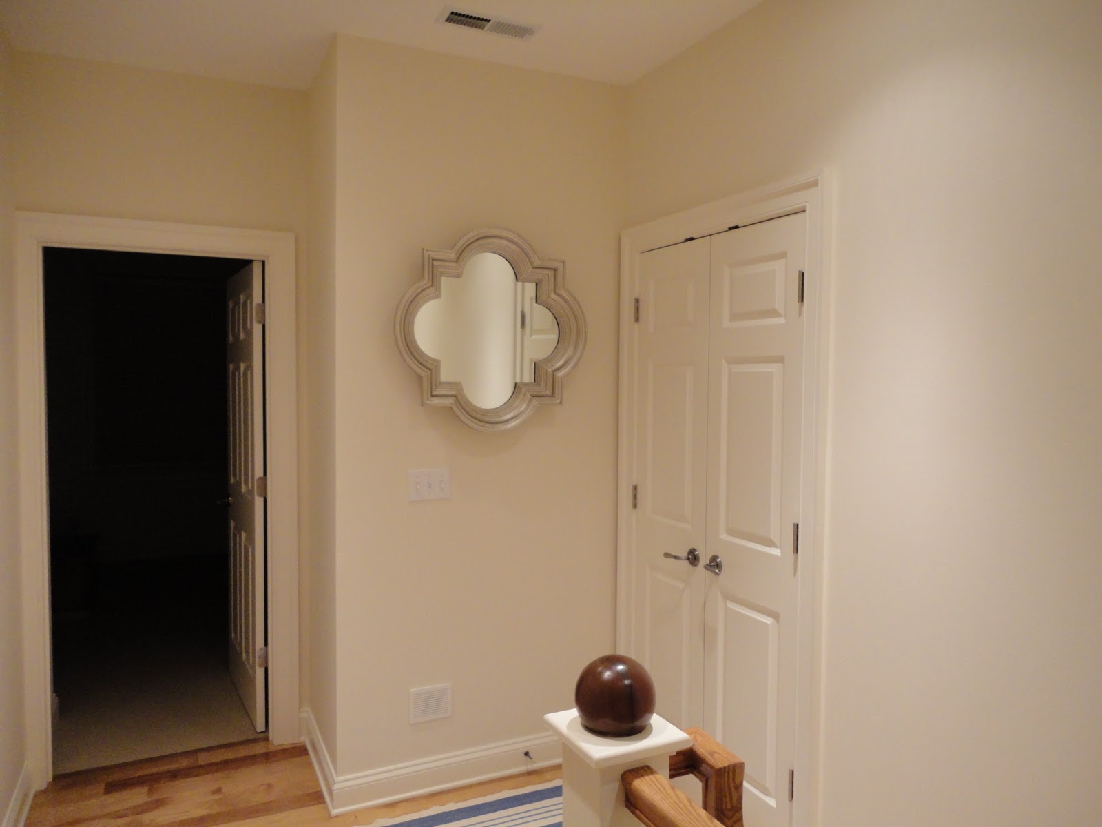 White dove oc-17 benjamin moore (профиль bs-1. 1). Egger u775 st9 бело-серый. Navajo цвет. Navajowhite показать цвет.