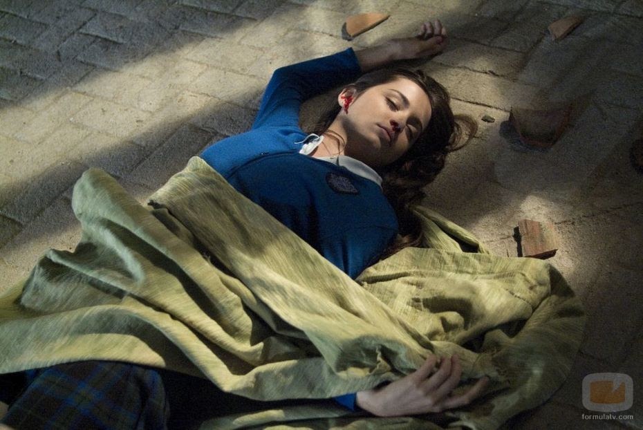 EL INTERNADO BLOG Carolina (Ana de Armas) muere tras caer desde una de las habitaciones de 'El EL INTERNADO BLOG Carolina (Ana de Armas) muere tras caer desde una de las habitaciones de 'El