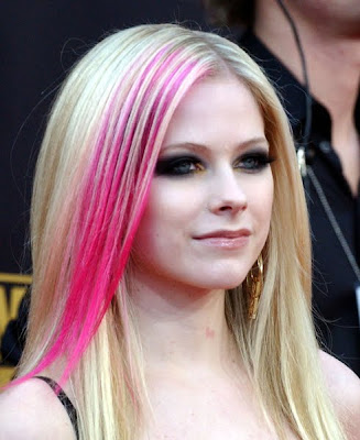 Avril Lavigne With Blonde Pink Hairstyle Color