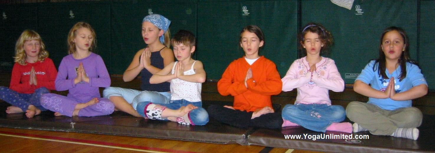 [yoga+class.JPG]