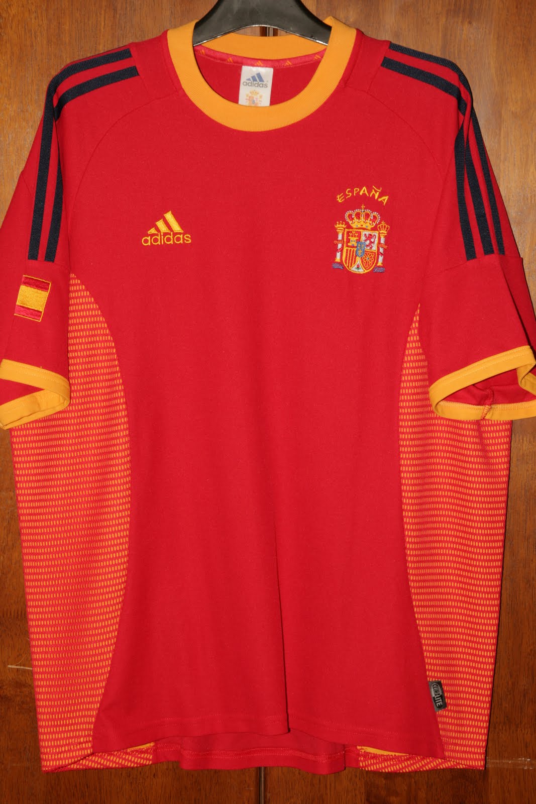 CERITA JERSI BOLA SEPAK: Spain Football Shirt