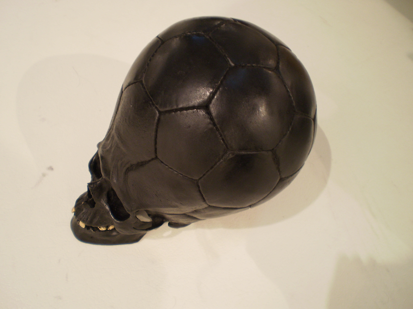 [emerino_hirstskullredux.JPG]