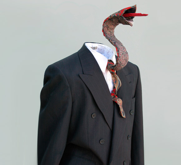 http://2.bp.blogspot.com/_gfXupHOEhH0/TPAkhf0UXHI/AAAAAAAATDQ/9q69rBzMAxg/s640/snake-tie-suit.jpg
