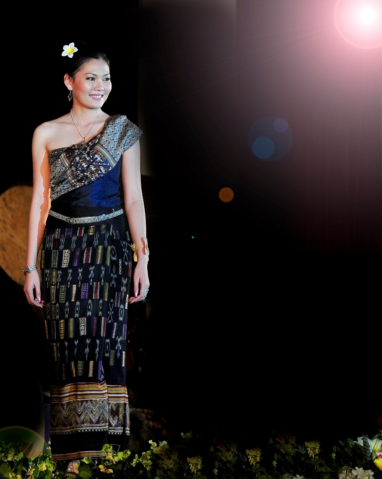 Lao Textiles: Miss Lao 2010 with Lao Silk by Phaeng Mai