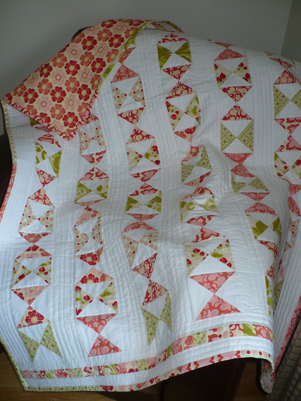 Cheryl's Tea House CotSize Hourglass Quilt