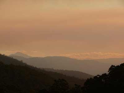 Mt Picton and the Western Arthurs (just visible) from Vinces Saddle 'neath a smoke-filled sky - 21 Mar 2007