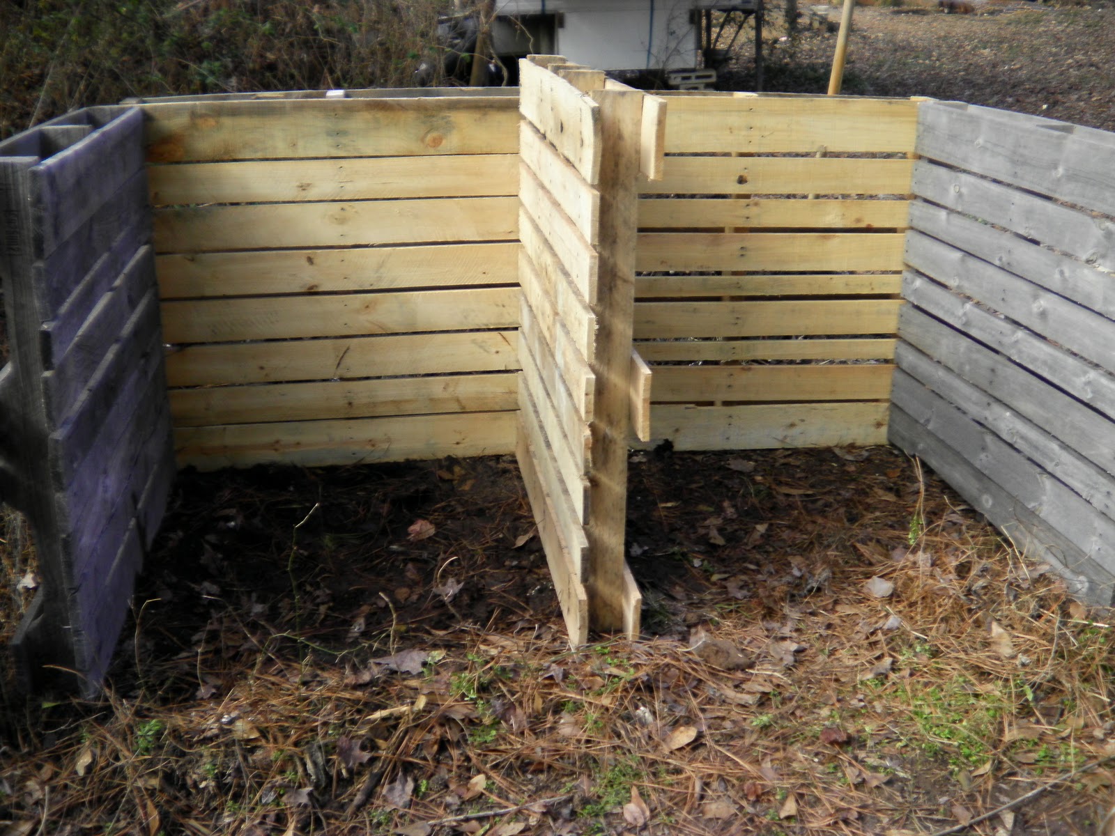 Simply Self Sufficiency Pallet Compost Bin